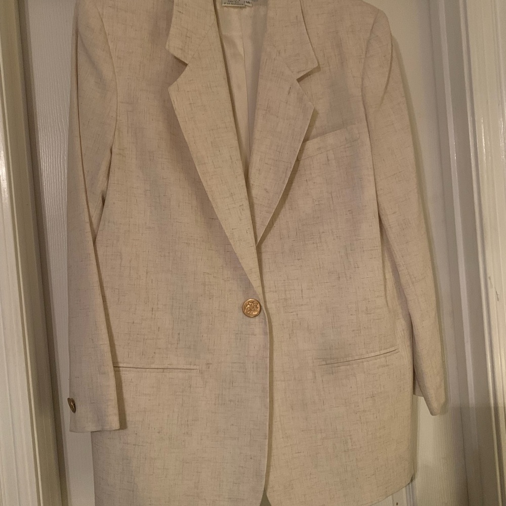 Vintage women’s beige blazer